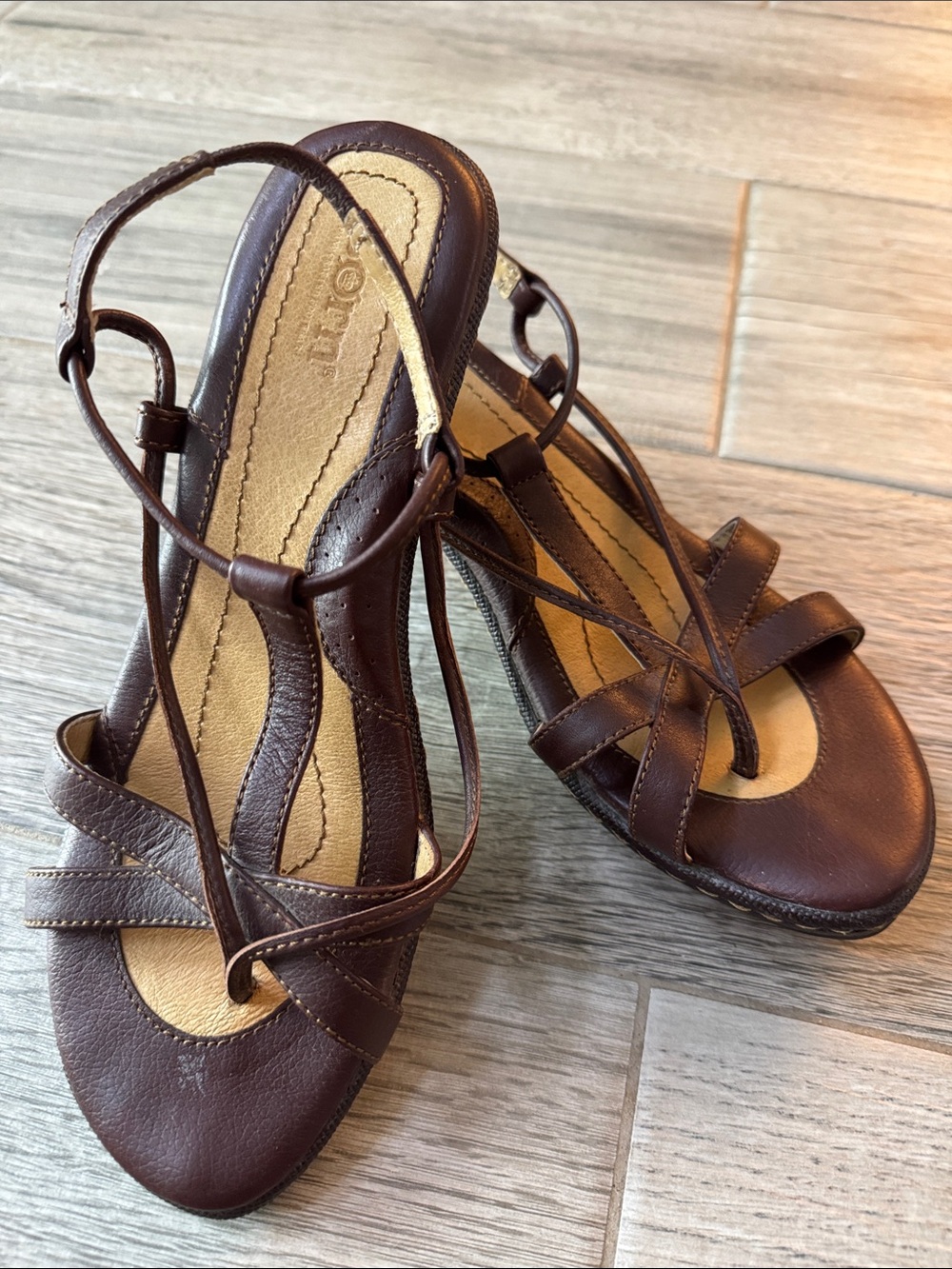 Born Dark Brown Leather Strappy T-strap Sandals